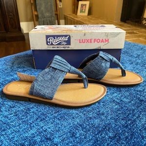 Relaxed Step by Skechers Luxe Foam “Indulge 2 Knot-Tical” Thong Sandel - Size 7